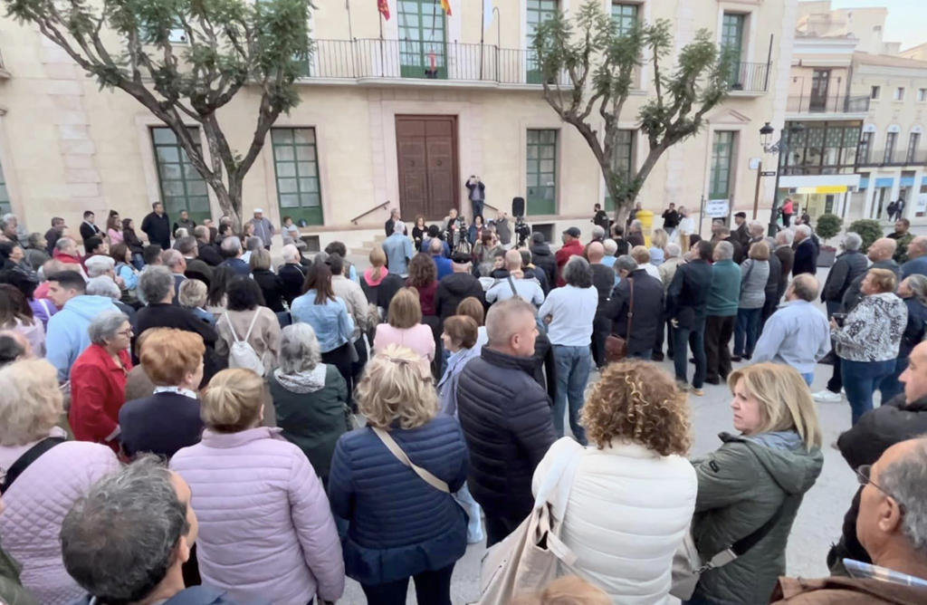 Unas trescientas personas se concentraron para pedir más seguridad ciudadana para el municipio